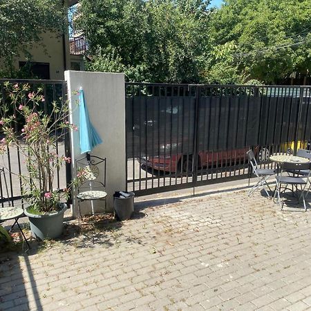 Lovely Apartment In Villa In บูคาเรสต์ ภายนอก รูปภาพ